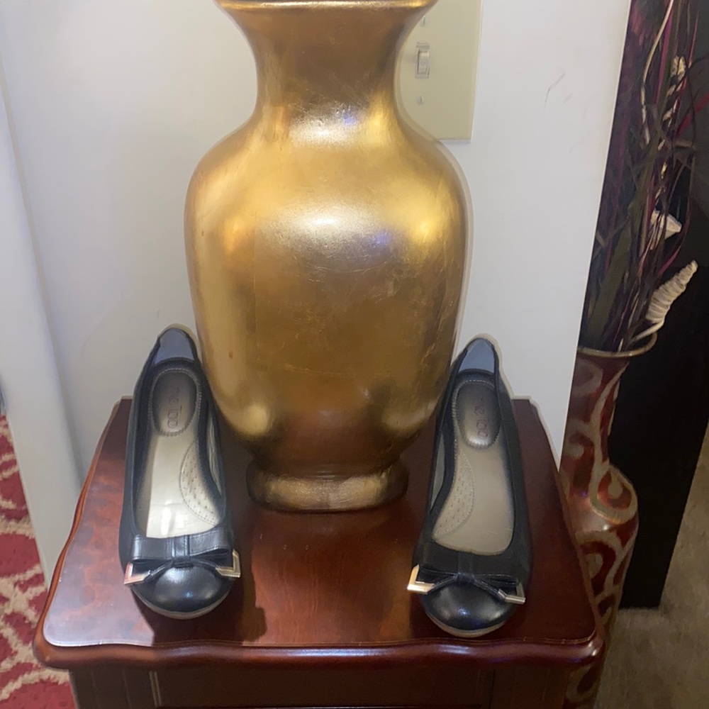 Me Too Beautiful Black Leather 2inch Wedges